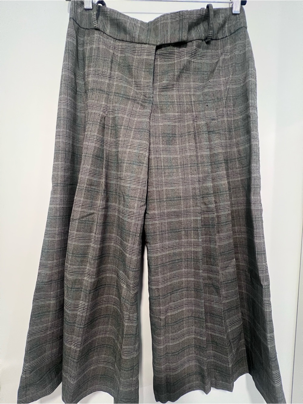 Gray Plaid Wide-Leg Womenโs Dress Pants